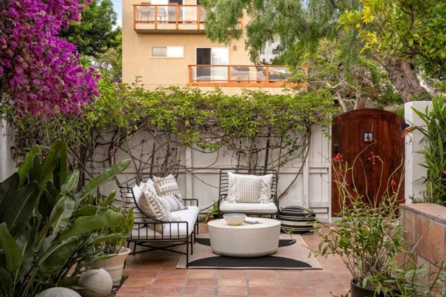 Detail Gallery Image 35 of 47 For 654 Bonair Pl, La Jolla,  CA 92037 - 5 Beds | 4 Baths
