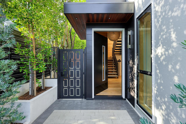 Detail Gallery Image 15 of 73 For 10747 Valleyheart Dr, Studio City,  CA 91604 - 4 Beds | 3 Baths