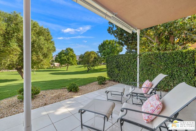 46920 Amir Drive, Palm Desert CA: https://media.crmls.org/mediaz/50b0e5ce-9782-43c4-a0fe-0eda48baf9d3.jpg