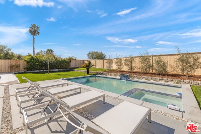 80100 Vista Grande, La Quinta CA: https://media.crmls.org/mediaz/50b108d8-592c-4102-aa89-2e90937b718a.jpg