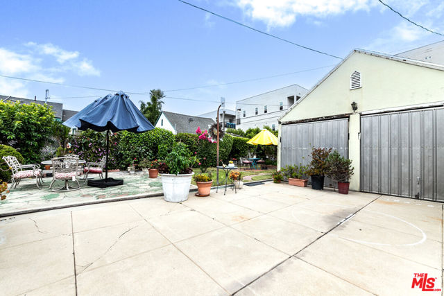 1841 Clyde Avenue, Los Angeles CA: https://media.crmls.org/mediaz/50b17bfa-ef1e-4f3d-b937-4fb81457c950.jpg