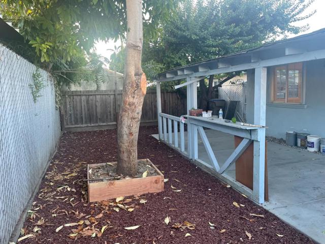775 N 14th Street, San Jose CA: https://media.crmls.org/mediaz/50b191b7-a0b7-4357-a4e6-67bfdf64e328.jpg