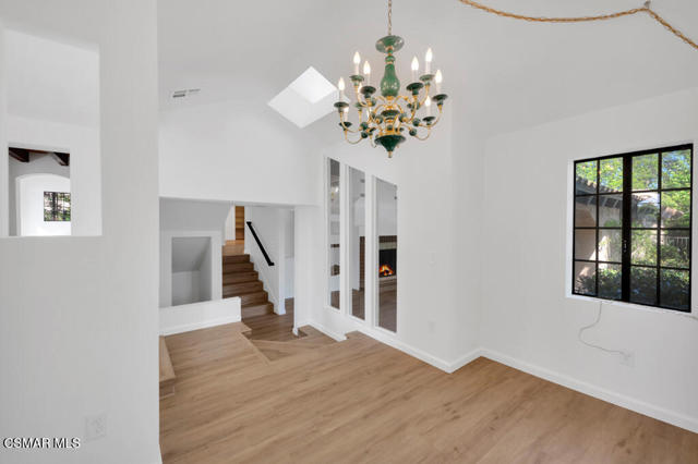 751 Wildwood Avenue, Thousand Oaks CA: https://media.crmls.org/mediaz/50b194c6-4df5-48c4-ab98-3ee27883e38b.jpg