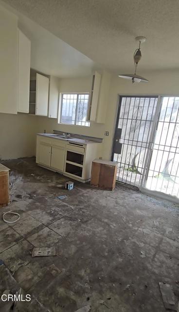 Detail Gallery Image 23 of 31 For 1020 W 42nd Pl, Los Angeles,  CA 90037 - – Beds | – Baths