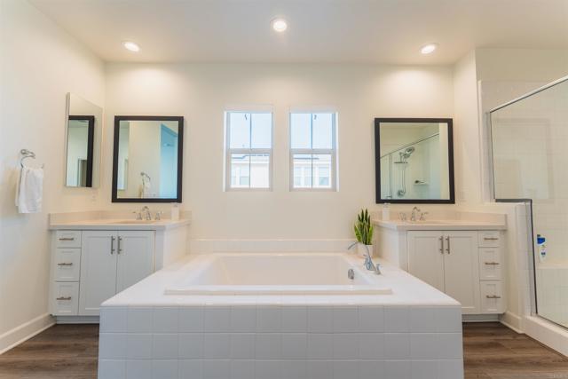 Detail Gallery Image 9 of 27 For 1127 Calle Pilares, Chula Vista,  CA 91913 - 4 Beds | 3/1 Baths