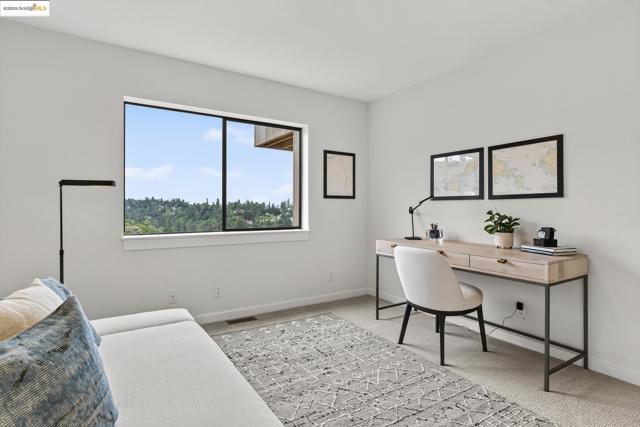 6475 Swainland Rd, Oakland CA: https://media.crmls.org/mediaz/50b262c6-ee55-4eeb-a2ae-1973e0e9d85d.jpg