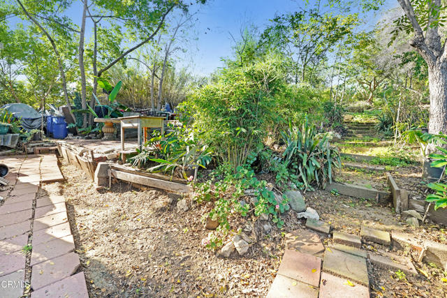 4824 Toland Way, Los Angeles CA: https://media.crmls.org/mediaz/50b2e70d-108b-4a69-960f-5108a5361bc5.jpg