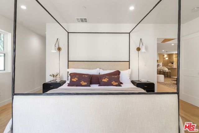 Image 35 of 56 For 4525 Greenbush Avenue