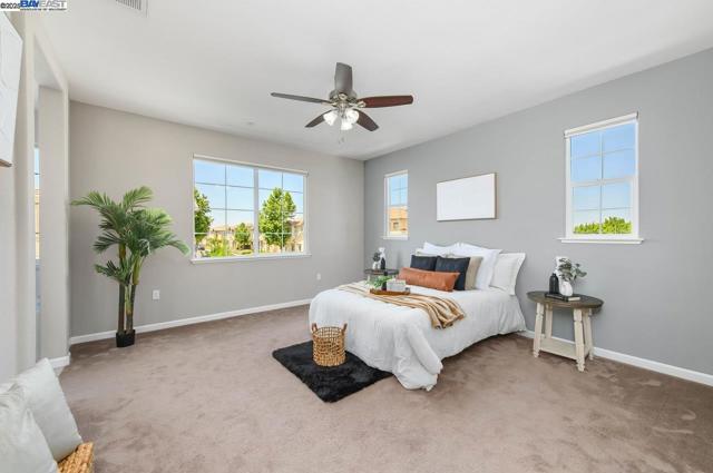 397 Baja Ct, Brentwood CA: https://media.crmls.org/mediaz/50b4c19a-eef7-40db-a93f-7d22037a14f4.jpg