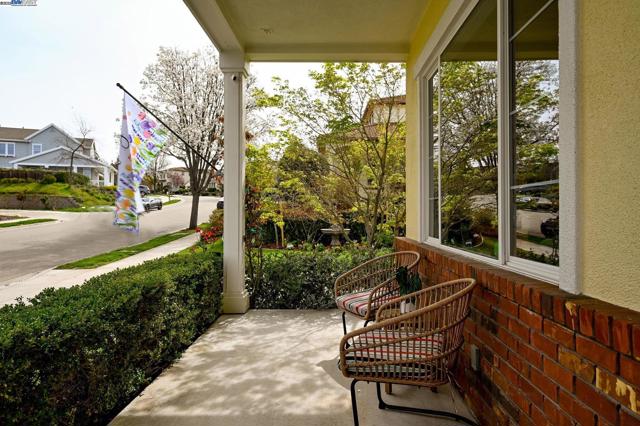 3712 Stonehenge Way, San Ramon CA: https://media.crmls.org/mediaz/50b4fd39-083e-4a79-8457-256caa65f384.jpg