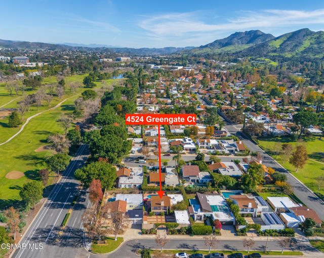 4524 Greengate Court, Westlake Village CA: https://media.crmls.org/mediaz/50b586eb-374c-4189-afb0-f2724a682489.jpg