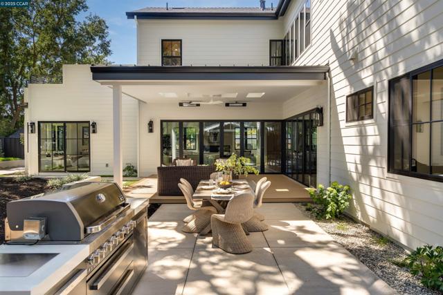 238 Cameo Dr, Danville CA: https://media.crmls.org/mediaz/50b59737-b648-49d1-a55c-f6c74db9de15.jpg