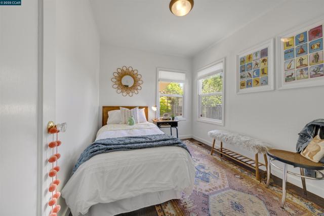 5430 Santa Cruz Ave, Richmond CA: https://media.crmls.org/mediaz/50b5ed29-cc67-4b64-885a-4a80bc6a9da8.jpg