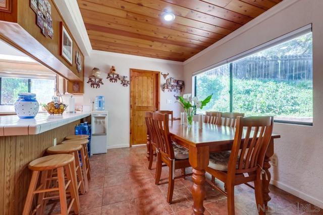 1511 Alpine Terrace Rd, Alpine CA: https://media.crmls.org/mediaz/50b81b40-9722-4b2b-8242-d0b93a53d66e.jpg
