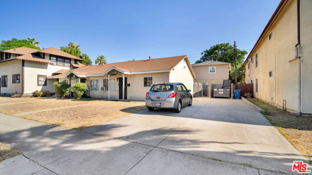 586 San Francisco Avenue, Pomona CA: https://media.crmls.org/mediaz/50b8c847-0fee-46a7-a387-911683a384c3.jpg