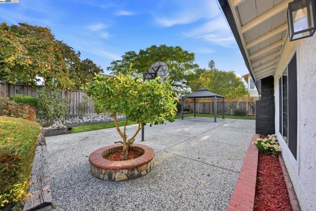 3312 San Marco Ct, Union City CA: https://media.crmls.org/mediaz/50b95da3-fd65-4ad2-a17f-7ae9952ce9e2.jpg