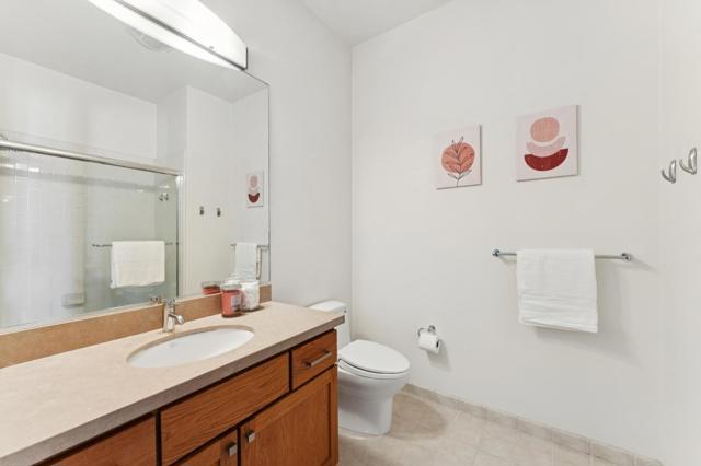 1020 Jackson Street, Oakland CA: https://media.crmls.org/mediaz/50b98fa5-b7c4-4c73-80bb-dc705c2a0b25.jpg