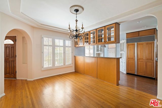 1541 Cardiff Avenue, Los Angeles CA: https://media.crmls.org/mediaz/50b99f81-dd11-4539-afb7-74e747fee3ac.jpg