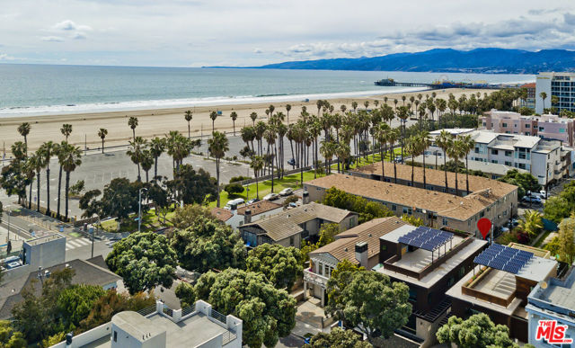 139 Hollister Avenue, Santa Monica CA: https://media.crmls.org/mediaz/50b9d9a4-b520-4ff9-99e6-eaf9882fde78.jpg