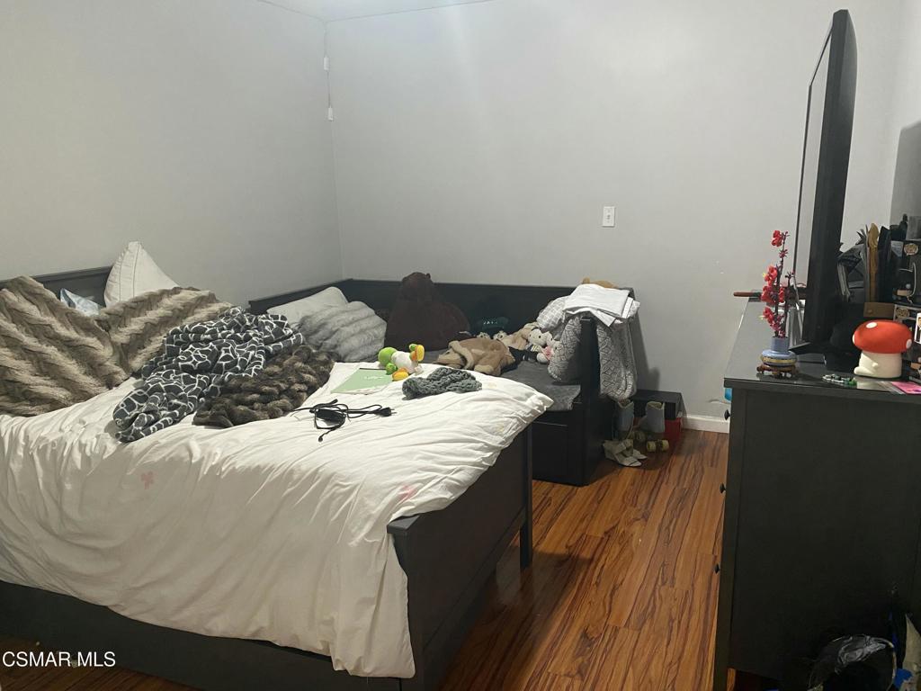 https://media.crmls.org/mediaz/50b9e136-7375-4049-a87a-049034c67a0d.jpg?preset=X-Large