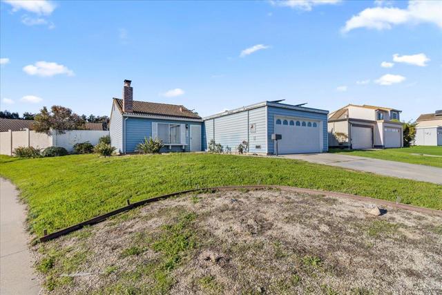 1607 Cuevas Circle, Salinas CA: https://media.crmls.org/mediaz/50ba0b27-34ca-4236-a7d8-eed1862948e4.jpg
