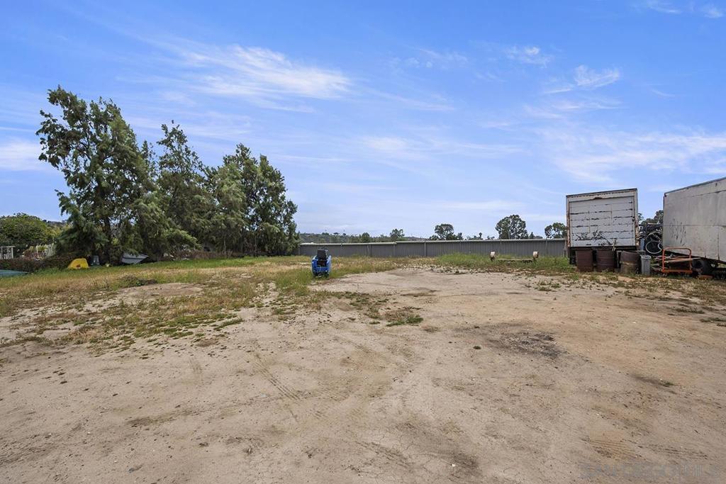 MLS #250026772SD img 15