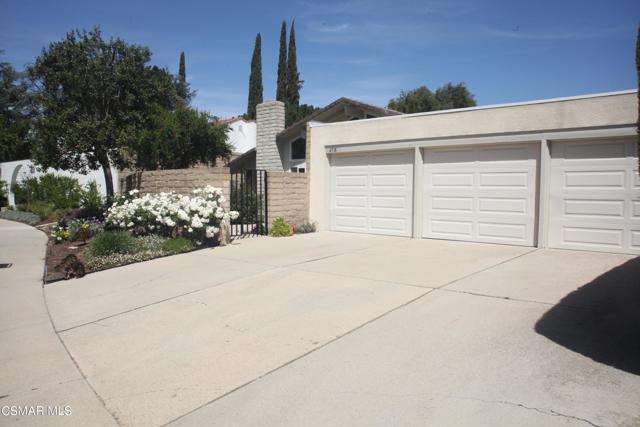 4518 Henley Court, Westlake Village CA: https://media.crmls.org/mediaz/50ba3fad-4eeb-42b6-9289-be3090759b9a.jpg