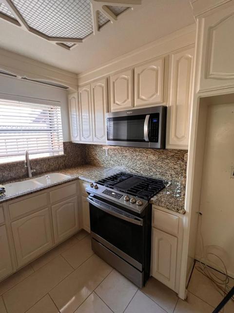 2488 Shilshone Circle, San Jose CA: https://media.crmls.org/mediaz/50ba920a-9206-4e2a-8f7e-906b262931b5.jpg