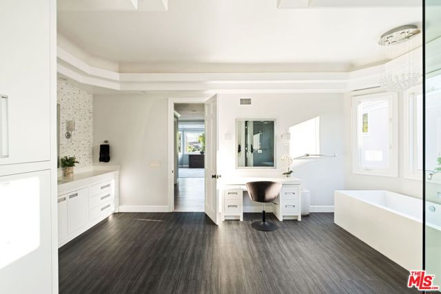 6 Bed Home for Sale in Calabasas, California