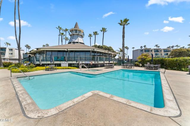 2901 Peninsula Road, Oxnard CA: https://media.crmls.org/mediaz/50bb40c7-2ff6-47cc-912a-c5dfa25efb29.jpg