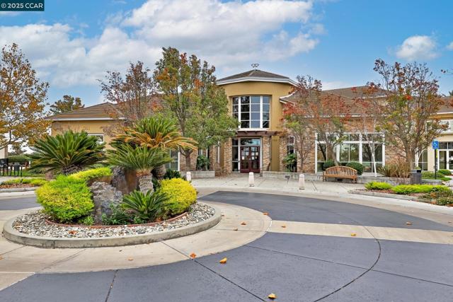 304 Birch Ridge Dr, Rio Vista CA: https://media.crmls.org/mediaz/50bb4e40-d87d-4a87-a5e9-a5598e20d44e.jpg