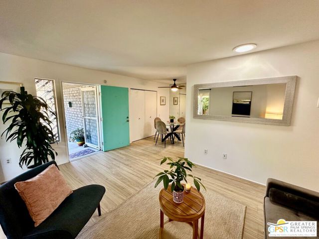 1533 N Sunflower Court, Palm Springs CA: https://media.crmls.org/mediaz/50bcbf90-e921-4da0-9333-cd13e556c98a.jpg