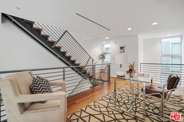1220 N Orange Grove Avenue, West Hollywood CA: https://media.crmls.org/mediaz/50bd4299-a73e-4707-a6d8-b605abb22b8a.jpg