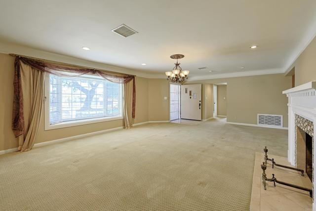 Detail Gallery Image 5 of 62 For 4350 68th Street, La Mesa,  CA 91942 - 3 Beds | 2 Baths