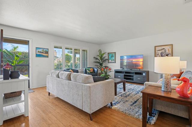 Detail Gallery Image 6 of 36 For 1020 Turnstone, Oceanside,  CA 92057 - 2 Beds | 2 Baths