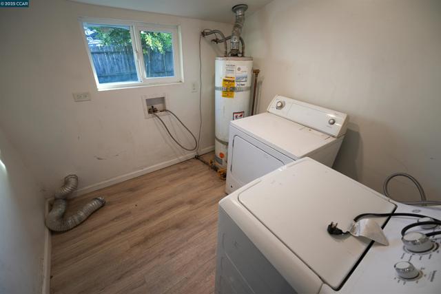 1360 99th ave, Oakland CA: https://media.crmls.org/mediaz/50bde2d7-40cc-4c92-9242-2cbca7f8444c.jpg