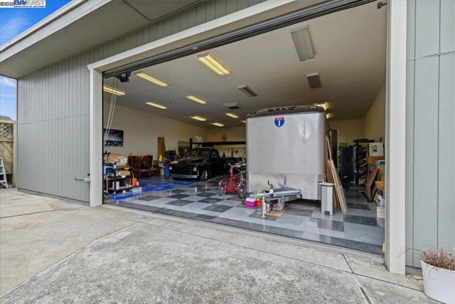 1672 Crescent Avenue, Castro Valley CA: https://media.crmls.org/mediaz/50be9762-bec4-4eb0-9f84-ed123911b3b6.jpg