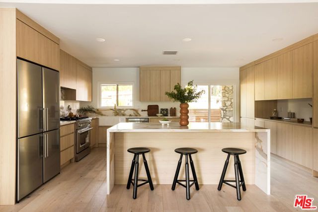 24211 Caris Street, Woodland Hills CA: https://media.crmls.org/mediaz/50bedd5f-43da-4d1d-854e-1db449116c39.jpg