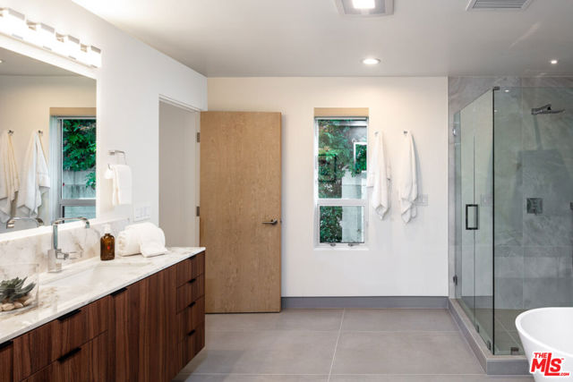 10572 Putney Road, Los Angeles CA: https://media.crmls.org/mediaz/50bf131c-02e4-4dc1-bd99-6a18f4e29a4a.jpg