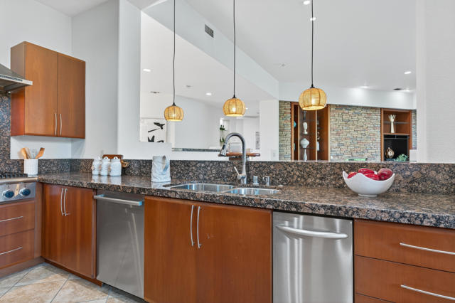 79900 De Sol A Sol, La Quinta CA: https://media.crmls.org/mediaz/50bf3d8e-55b8-40b1-bc1a-c8f38b2b3bb9.jpg