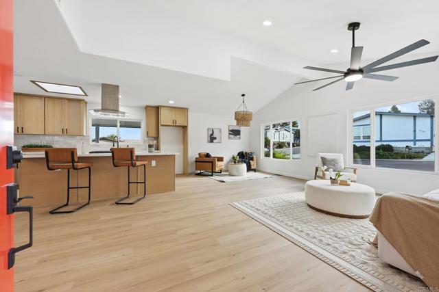 Detail Gallery Image 6 of 37 For 2298 Lindsay Dr, Carlsbad,  CA 92008 - 2 Beds | 2 Baths