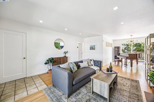 24 Via Hermosa, San Lorenzo CA: https://media.crmls.org/mediaz/50c02f9c-6344-4fac-8a07-1713180678b0.jpg