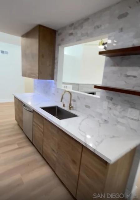 175 Bronze Way, Vista CA: https://media.crmls.org/mediaz/50c0b408-7dfd-4fc1-be8e-90f0a0ccd146.jpg