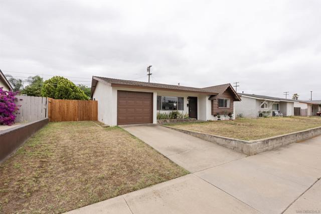 1271 Bosworth St, El Cajon CA: https://media.crmls.org/mediaz/50c0e8a5-61a4-41f9-a758-8d3177429530.jpg