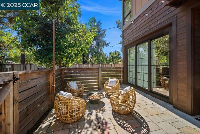 44 Analisa Ln, Walnut Creek CA: https://media.crmls.org/mediaz/50c119d8-c7d6-4952-8a76-d2a8d76644c5.jpg