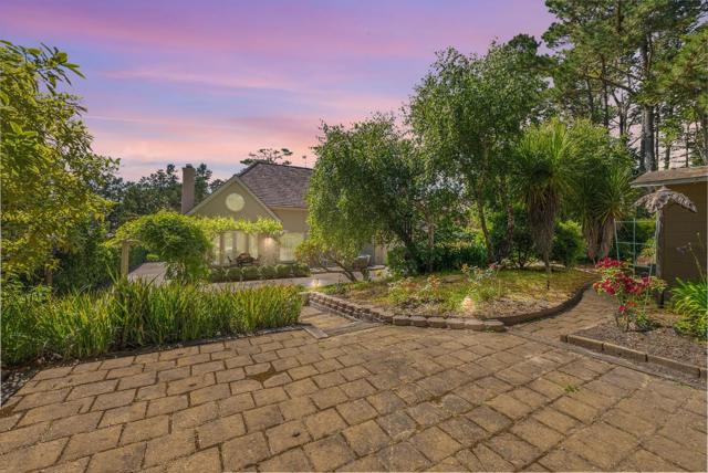 4071 Los Altos Drive, Pebble Beach CA: https://media.crmls.org/mediaz/50c1ab3c-f48f-4c33-9080-9379eea46dd8.jpg