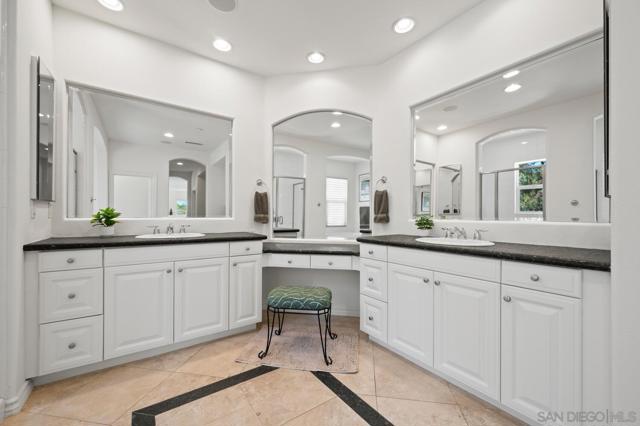 1272 Chateau Montelena, Bonsall CA: https://media.crmls.org/mediaz/50c1f389-8ff0-45e7-9b71-8a38c34627f3.jpg