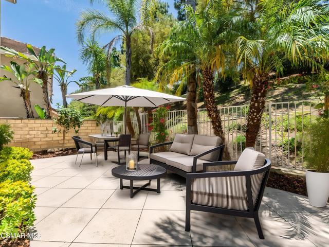 3185 Clarita Court, Thousand Oaks CA: https://media.crmls.org/mediaz/50c26739-2069-4528-b6f6-1601f03442cb.jpg