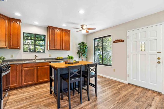 Image 42 of 58 For 38011 Temple Way