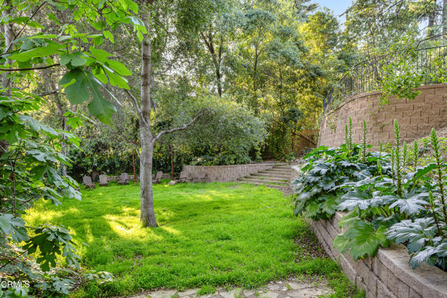 5321 Alta Canyada Road, La Canada Flintridge CA: https://media.crmls.org/mediaz/50c2defa-d837-4bcd-9476-3d4c143a9796.jpg
